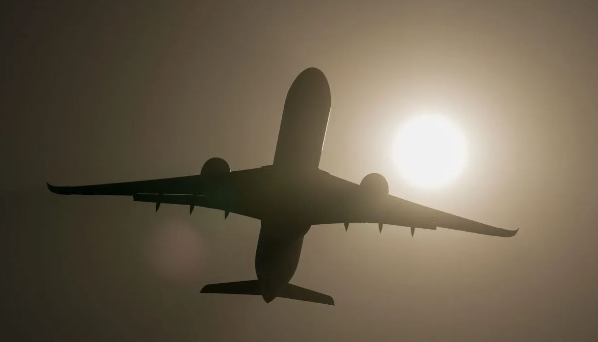 Turbulenca të forta në fluturimin nga Los Angeles për në Sydney, plagosen pesë persona