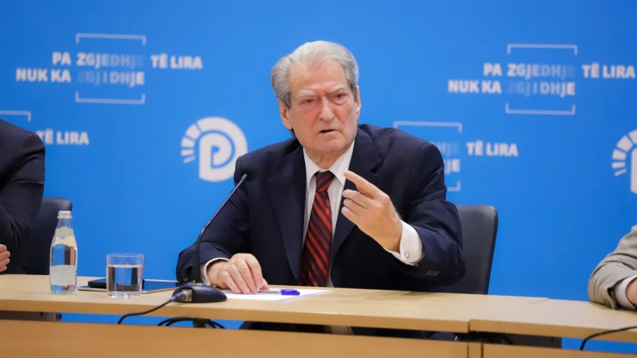 “Nesër shënohet një etapë e re vendimtare”, Berisha një ditë para protestës: Opozita do të udhëheqë kryengritje paqësore