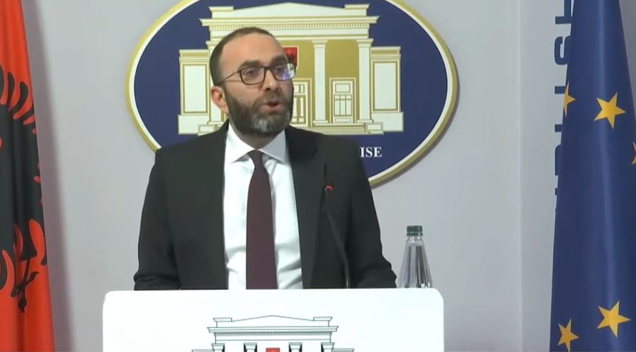 “Rama refuzon arrestimin e Ballukut dhe linçon prokurorinë”, PS rrëzoi kërkesën e SPAK, Bardhi: Ajo ka abuzuar me 11 tenderat prej 1.1 miliardë euro! 