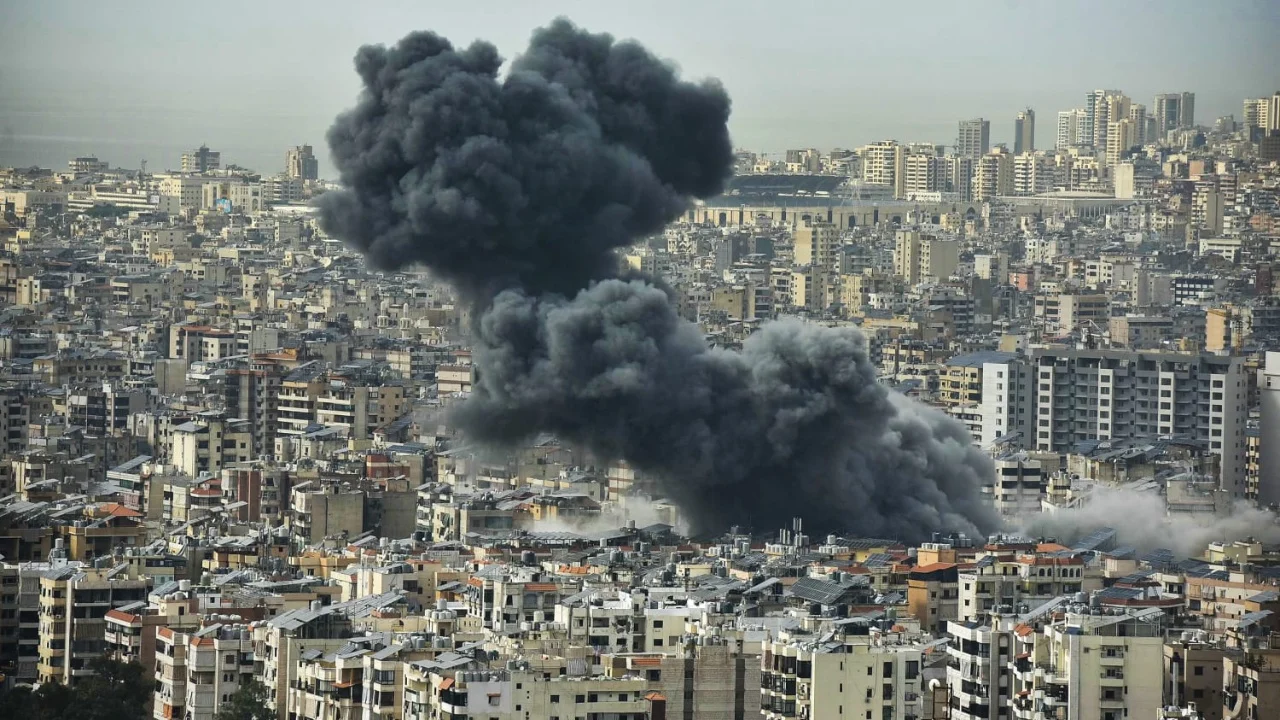 Izraeli godet dhjetëra objektiva në Bejrut, mes tyre selinë e Këshillit Ekzekutiv të Hezbollahut