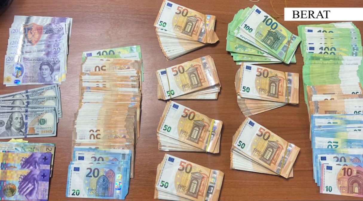 Mbi 60 mijë euro, paund, dollarë dhe franga në banesë e makinë, arrestohet 67-vjeçari në Berat