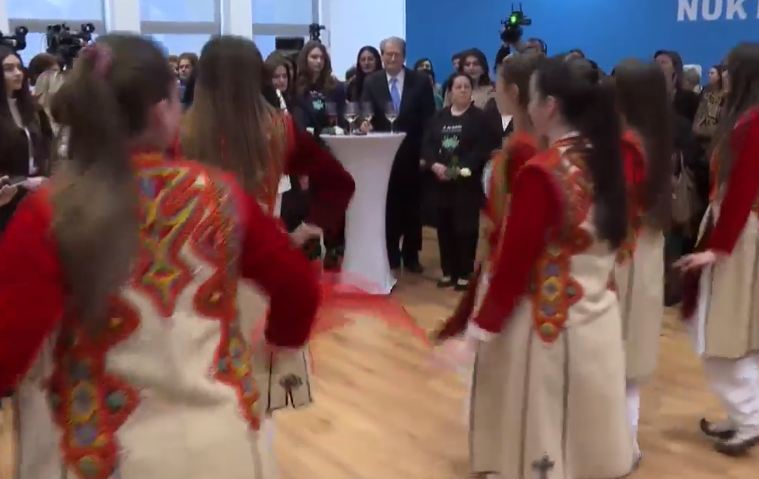 Berisha uron gratë për 8 Marsin: Keni kontributin më të madh për zhvillimin e shoqërisë