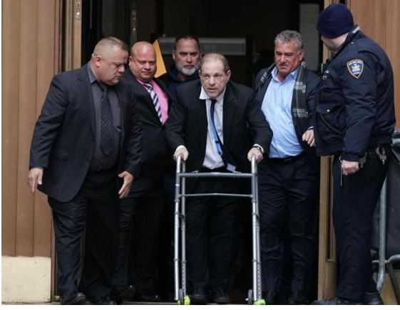 I dënuar për krime seksuale, ish-prodhuesi i filmave në Hollywood: Më kanë rrahur, s’dua të rri më këtu