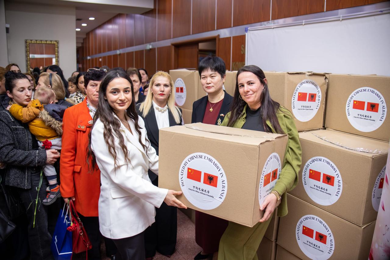 Shoqata “Së Bashku Ne Mundemi” feston “8 Marsin” në Durrës me Ambasadoren e Republikës Popullore të Kinës në Shqipëri