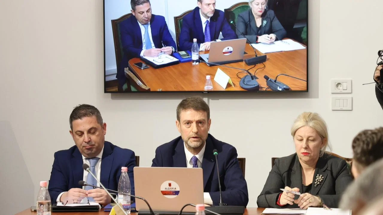 Situata në Lindjen e Mesme/ Ministri Hoxha: Shqipëria nuk ka mbyllur asnjë përfaqësi diplomatike, 138 shqiptarë duan të largohen