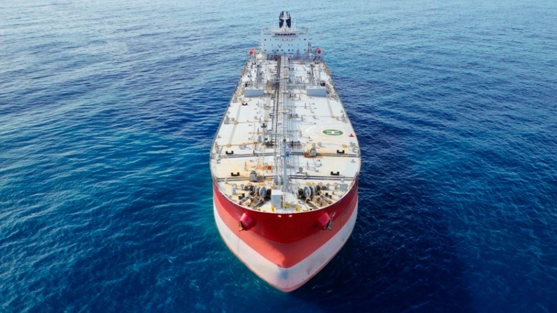 Anija greke e naftës bombardohet me raketë në Detin e Zi, ekuipazhi me 24 marinarë shpëton në momentin e fundit!