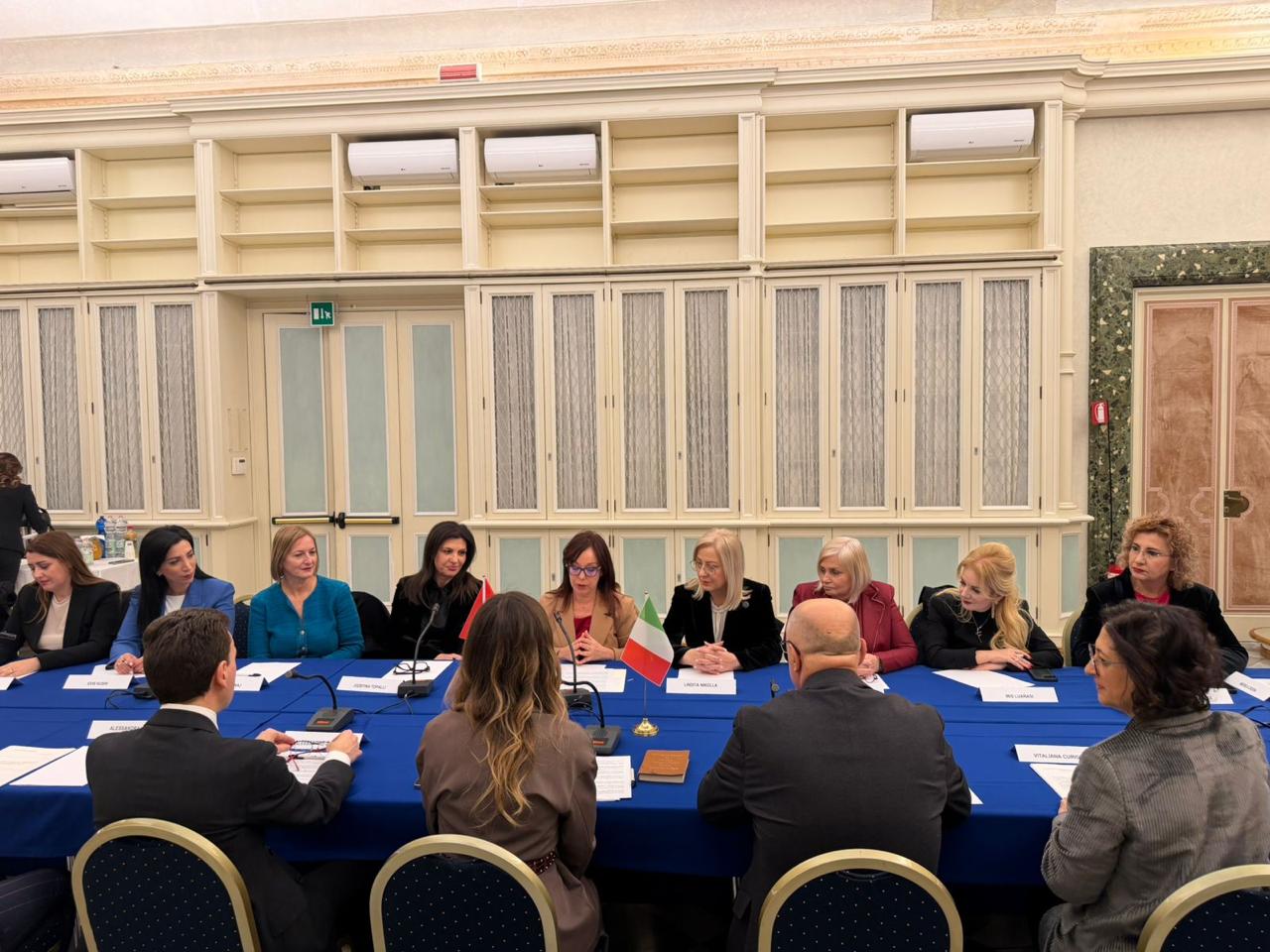 Delegacioni i Kuvendit zhvillon takim në Senatin italian, Spahiu: Angazhim i të dy palëve për të forcuar partneritetin strategjik