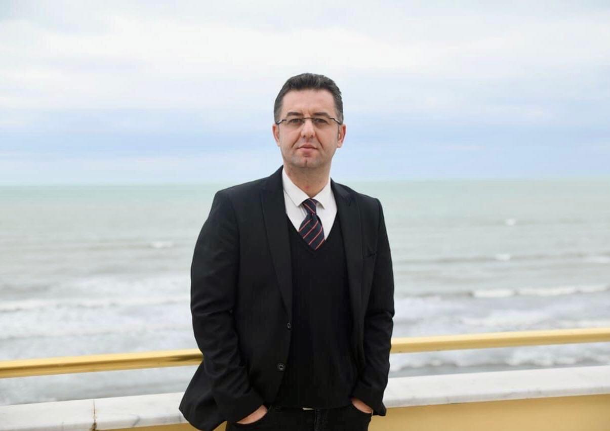 Politika me qasje të re: Strategjitë për një Demokraci Funksionale