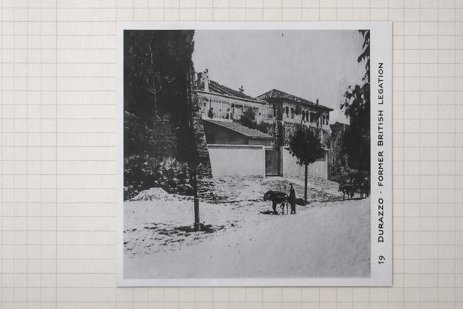 Skandal Diplomatik në Durrës: Kur Flamuri Britanik u Përdhos nga Fashistët Italianë në Maj 1940!