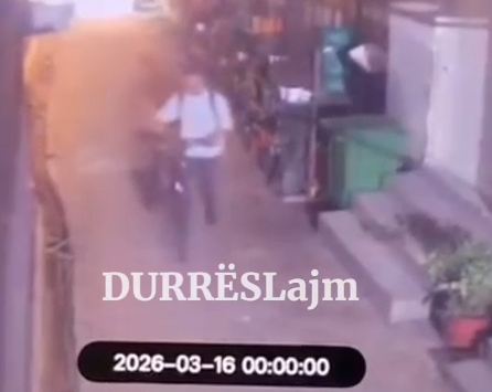 Shihni si ky djalë vjedh biçikletën në Vollga, shpërblim për këdo që jep informacion (VIDEO)