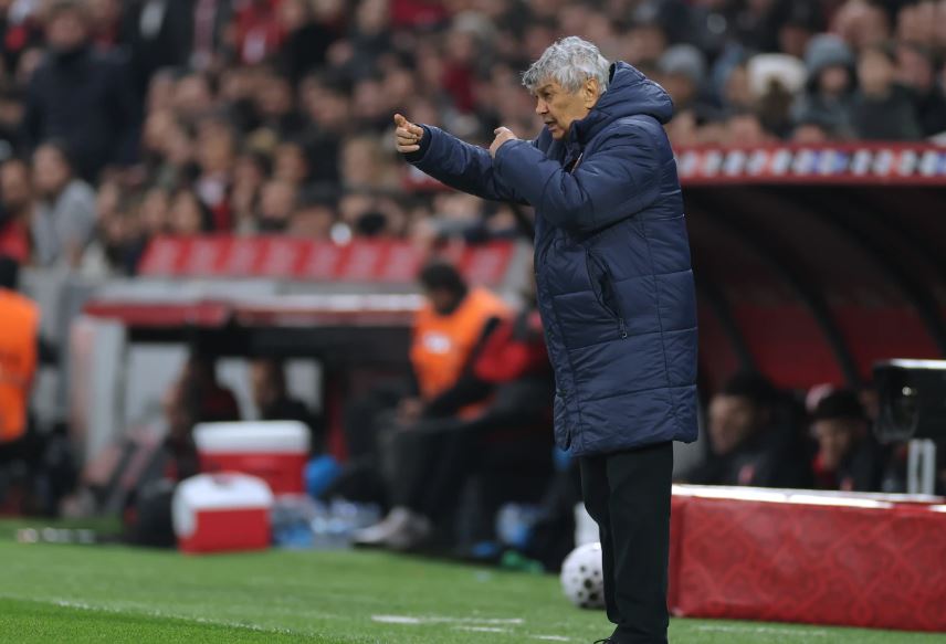 Hidhërimi nga dështimi për kualifikimi, trajneri i Rumanisë pëson atak në zemër dhe i vendoset defribilator