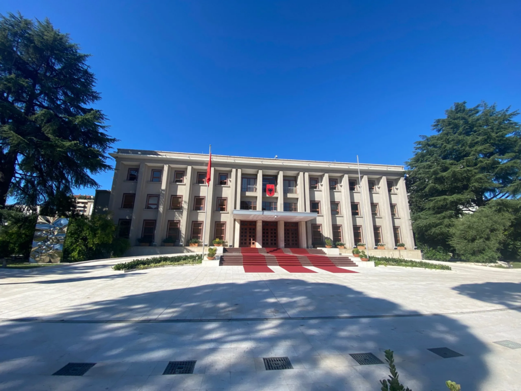 Shkarkohet komandanti i Forcës Ajrore, ja kush e zëvendëson