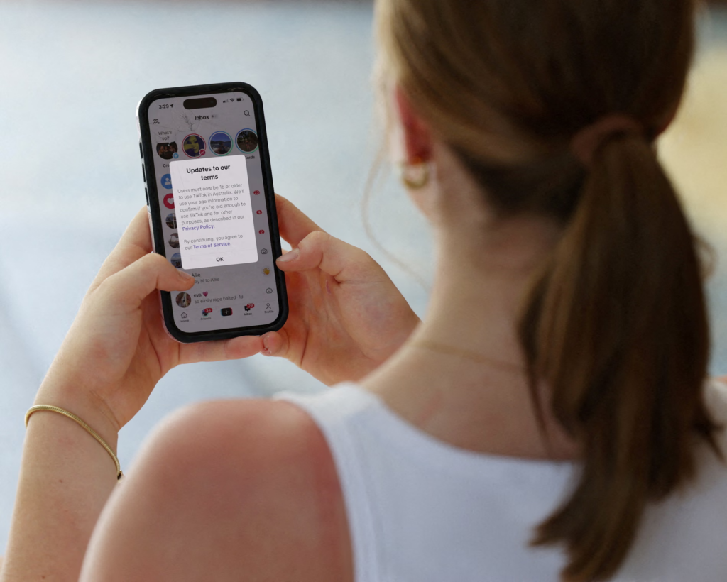 Tre muaj pas ndalimit të rrjeteve sociale për të rinjtë, çfarë po ndodh në Australi