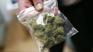 21-vjeçari në Durrës nuk zë mend, thyen arrestin shtëpiak po për kanabis