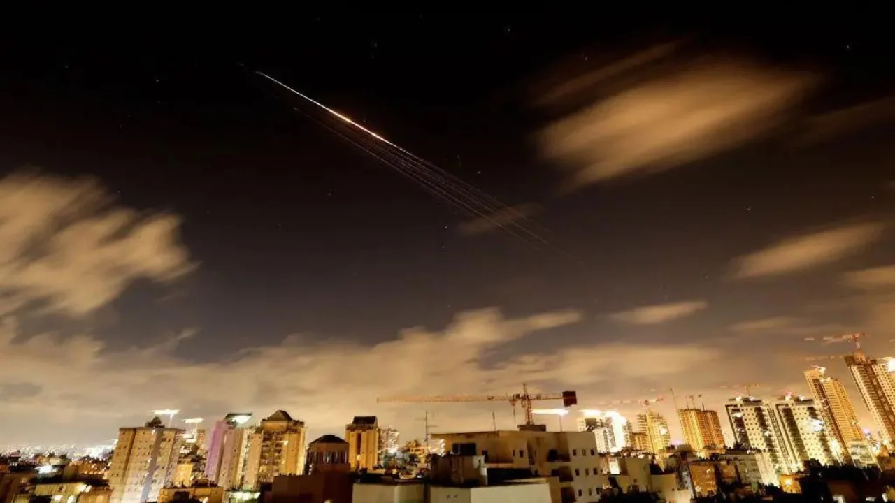 Sulme masive izraelite në Teheran gjatë natës, autoritetet: Kemi goditur sistemet e mbrojtjes ajrore dhe baza raketash