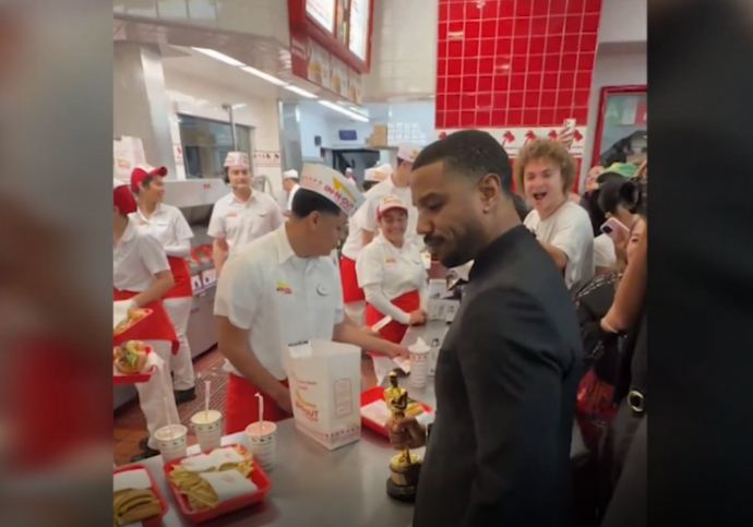 Michael Jordan festoi Oscar-in me një hamburger (VIDEO)