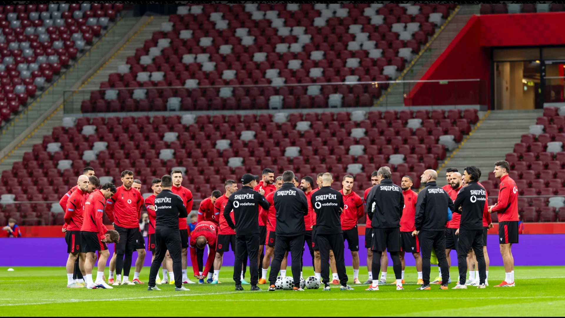 Kombëtarja zbret në vendin e 64 në renditjen e FIFA-s pas gjysmëfinaleve të play off, Kosova ngjitet