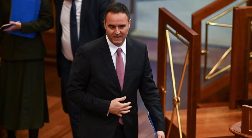 Propozimi i Konjufcës për president thellon përplasjet mes pushtetit, opozitës dhe Osmanit