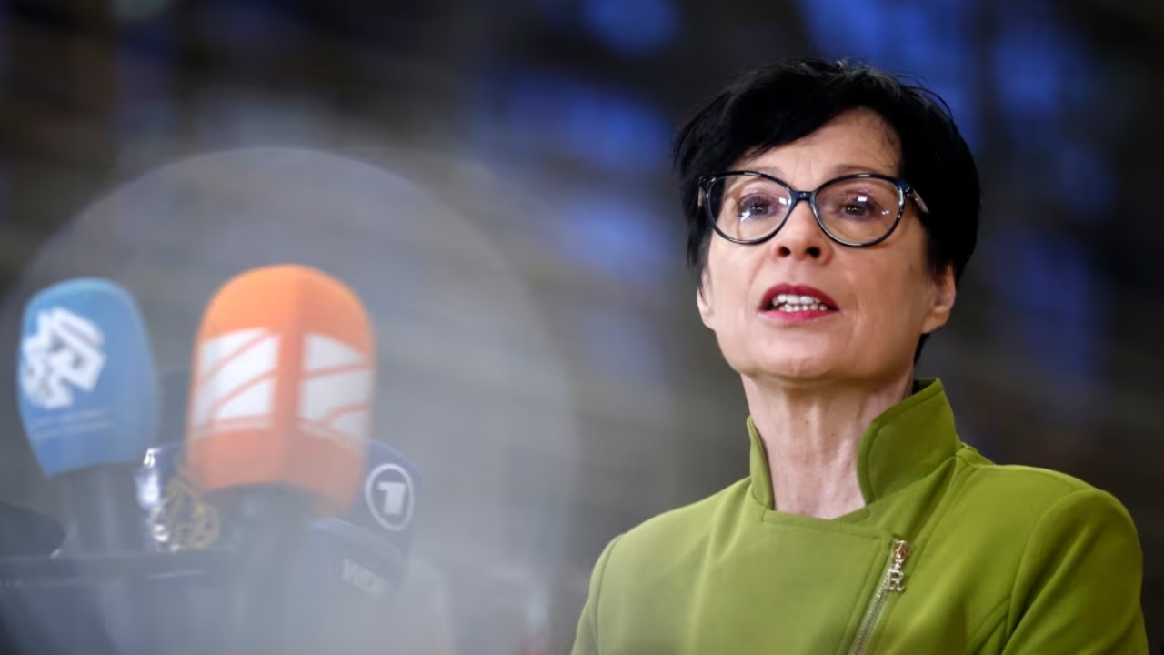 Kosova në ngërç politik/ Pas vendimit të Kushtetueses, Marta Kos shtyn vizitën në Prishtinë