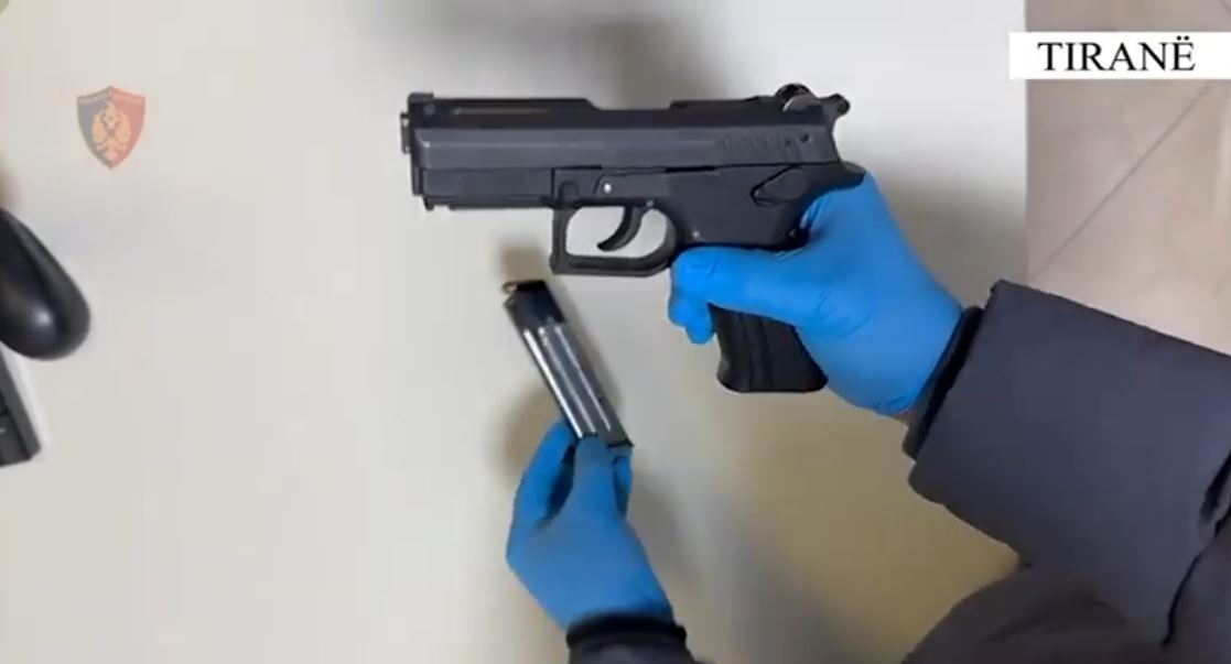 Qarkullonte në kryeqytet i armatosur, 33-vjeçari arrestohet te rrethrrotullimi i “Astirit”! Po hetohet nëse…