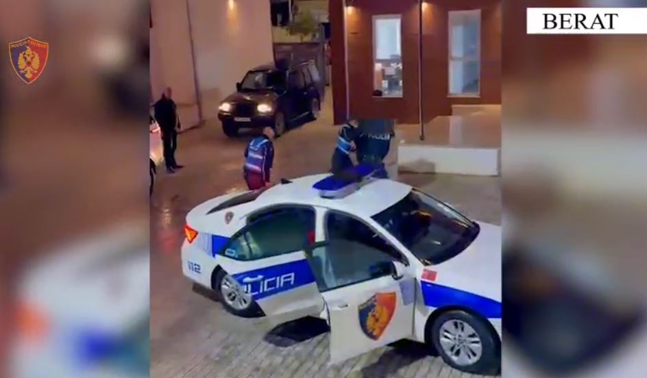 Plagosi me thikë një person, arrestohet 39-vjeçari!