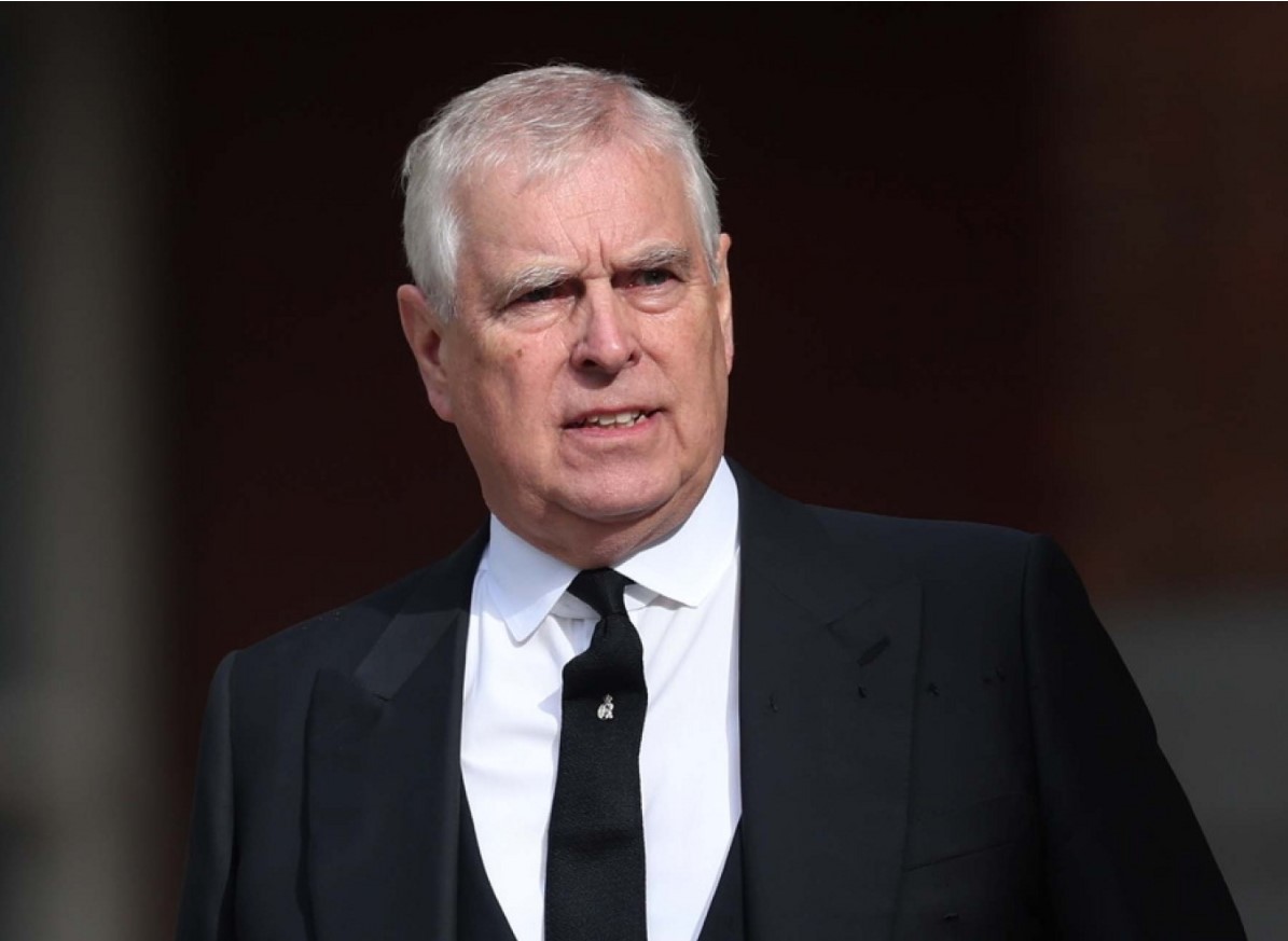 Dosja Epstein/ Ish-Princi britanik Andrew përballet me akuza të reja, dëshmia e një 43-vjeçareje rindez skandalin