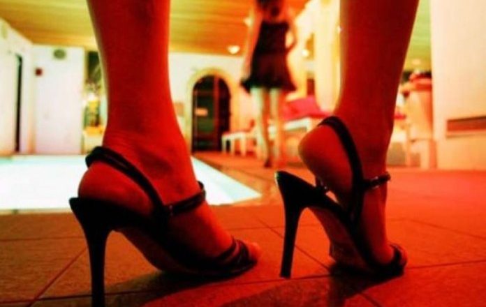 “Ilegal chat”/ “Klientët” i gjenin online, ushtronin prostitucion në Tiranë, arrestohen dy vietnamezet