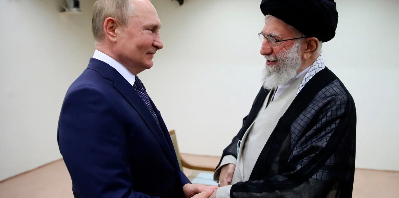 Analiza e Politico: Vrasja e Ali Khameneit zgjoi frikën e vjetër tek Vladimir Putin