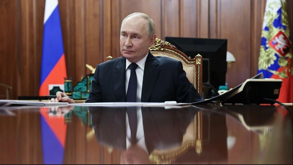 Putin kërkon kontributet e oligarkëve për të financuar luftën në Ukrainë, përpjekje për përballimin e kostove të konfliktit dhe ruajtjen e stabilitetit ekonomik