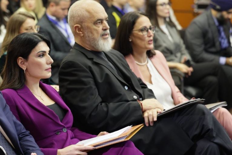 Lufta për paratë publike, BIRN: AKSHI, Posta dhe QSUT me tenderët më problematikë në vlerën e qindra milionë eurove