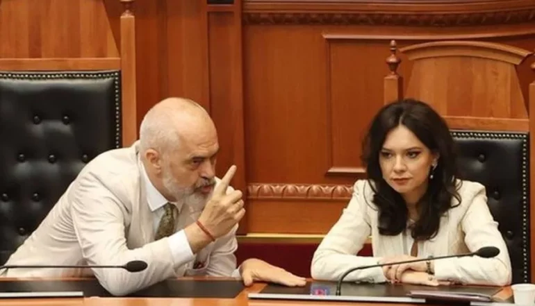 “Zgjohuni sa nuk është vonë”, ish-ministri socialist kritika të ashpra ndaj Ramës pas debateve në grupin parlamentar