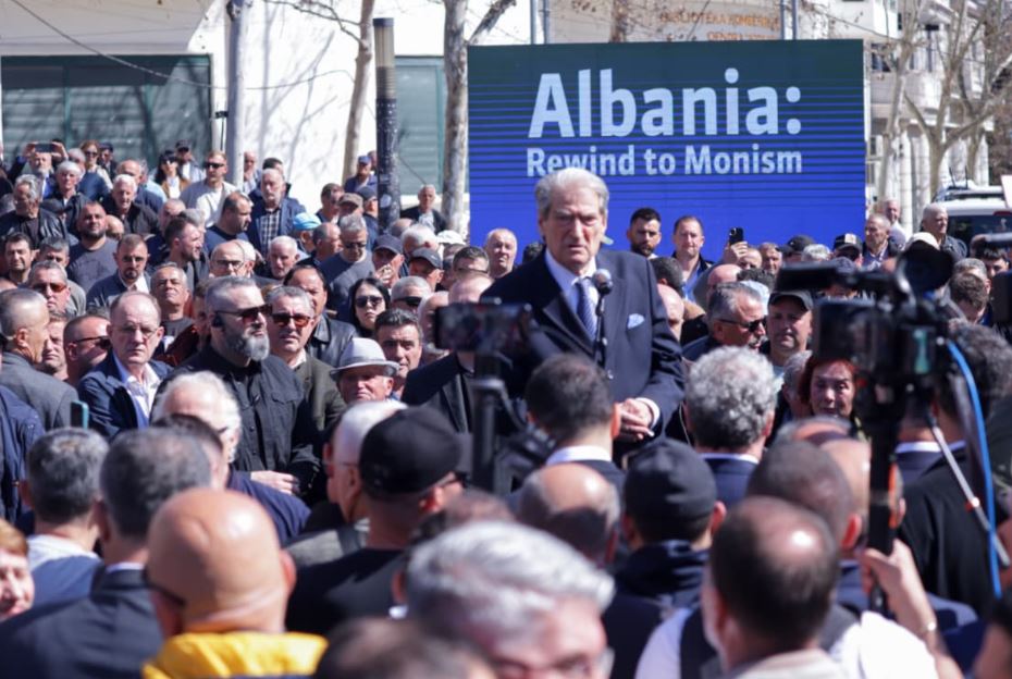 Berisha njofton protestën e radhës të opozitës: E gjithë Shqipëria në Tiranë, të vazhdojmë kryengritjen
