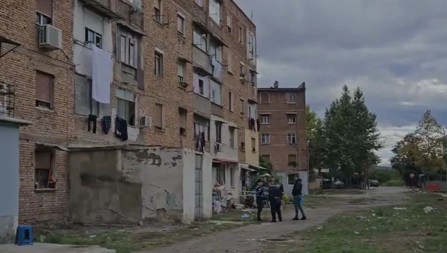 E mitura tenton t’i japë fund jetës për herë të tretë, shpëtohet nga fqinji. Institucionet nuk marrin masat e duhura