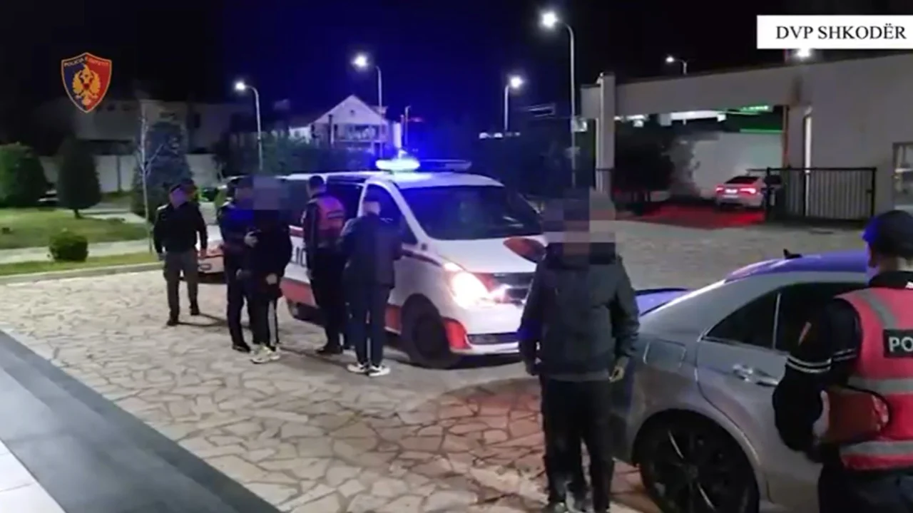 Ndihmonte emigrantët të kalonin kufirin në mënyrë të paligjshme, në pranga 27-vjeçari në Koplik