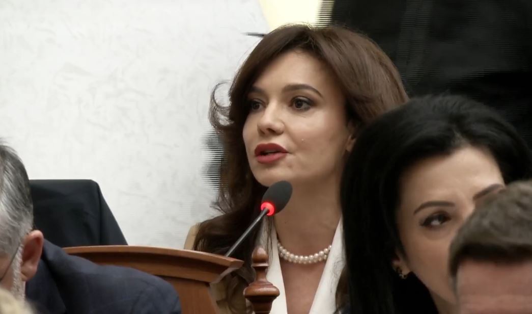 U shkarkua nga posti i ministres së Jashtme, Spiropali: E paralajmëroi largimin tim në Kuvend, e habitur që i doli fjala Sali Berishës