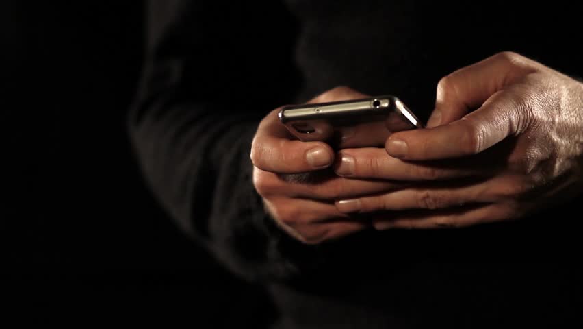 Kanosje për para në Durrës, shpallet në kërkim 33-vjeçari që kërcënoi xhaxhain e tij