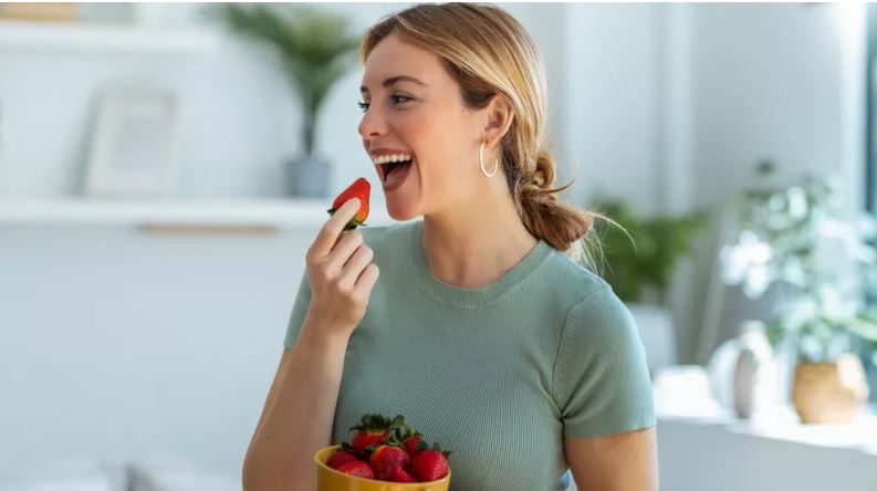 Doktori i Harvardit: Ushqimet plot me pesticide dhe mikroplastikë po na ngarkojnë në heshtje! Lista e produkteve të dëmshme