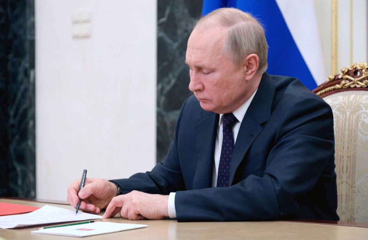 Moska paralajmëron kundërpërgjigje “asimetrike” ndaj kontrolleve britanike në anijet ruse