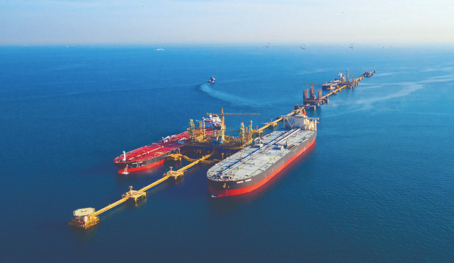 Lufta në Iran, Bloomberg: Eksportet e naftës së Arabisë Saudite në Kinë do të përgjysmohen!