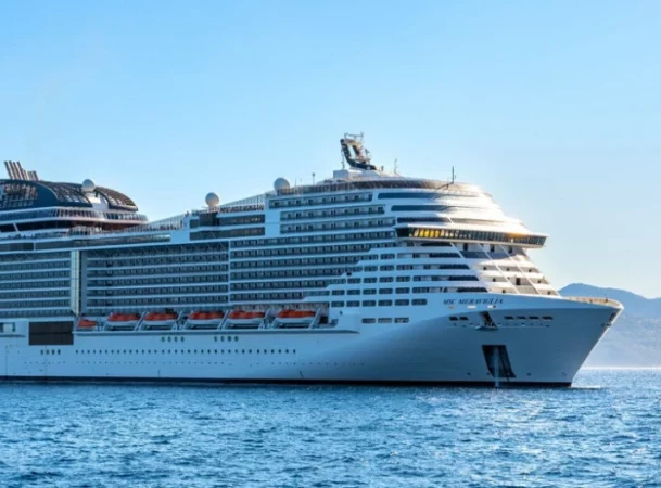 Anija u përplas me një shkëmb, shpëtohen rreth 30 pasagjerë që ndodheshin në bord