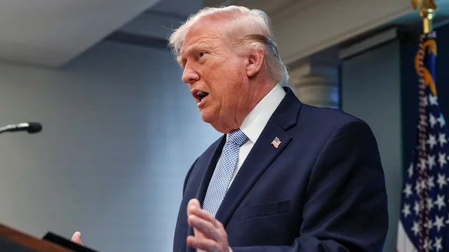 Trump: Marina Amerikane do të bllokojë Ngushticën e Hormuzit, çdo iranian që sulmon do të shkatërrohet në ferr