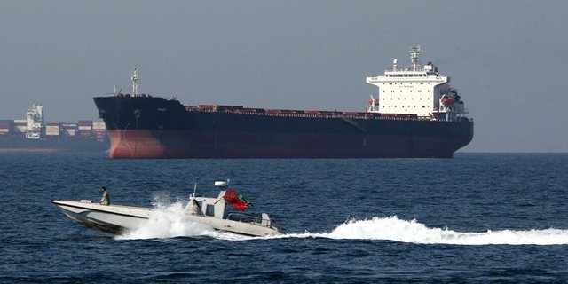 Nafta rikthehet mbi 100 dollarë ndërsa përshkallëzohet tensioni në Hormuz