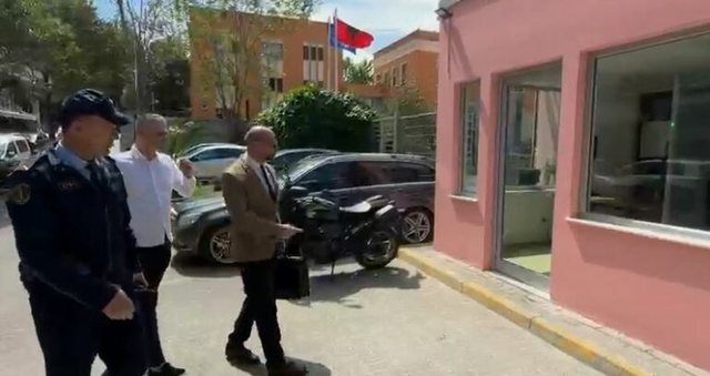 I pandehur për shkelje të barazisë në tendera, Gentian Gjyli paraqitet në SPAK