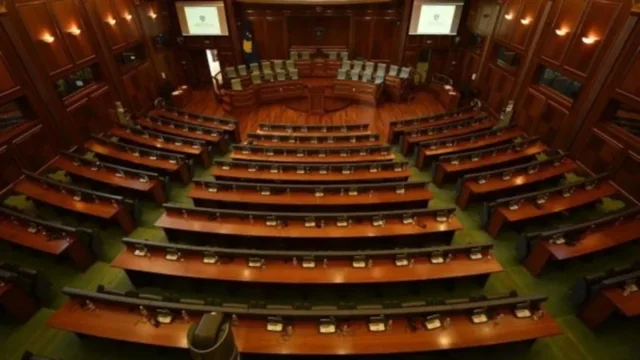 Zgjedhja e presidentit/ Shtyhet me disa orë seanca në Kuvendin e Kosovës