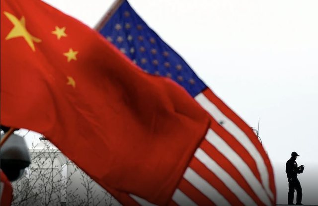 Kina ashpërson tonet ndaj SHBA-së dhe kundërshton bllokadën ndaj Iranit