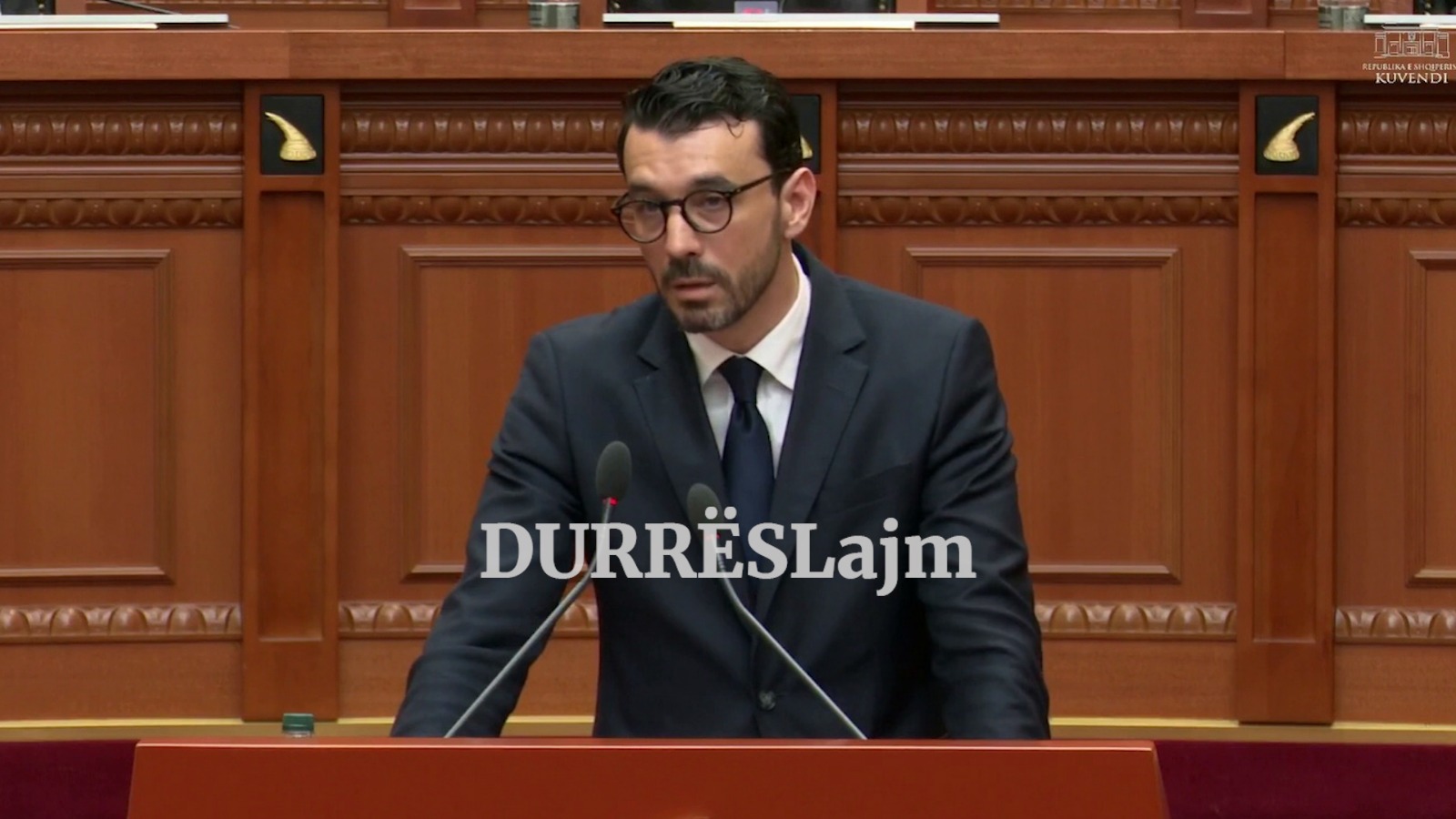 Ministri Karakaçi flet në Kuvend për projektin e portit të Porto Romanos