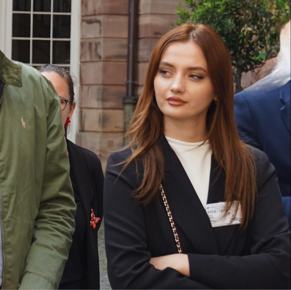 Këshilltarja Ibraj sfidon Ramën: Provo ta shtysh një muaj me ndihmë ekonomike! (VIDEO)