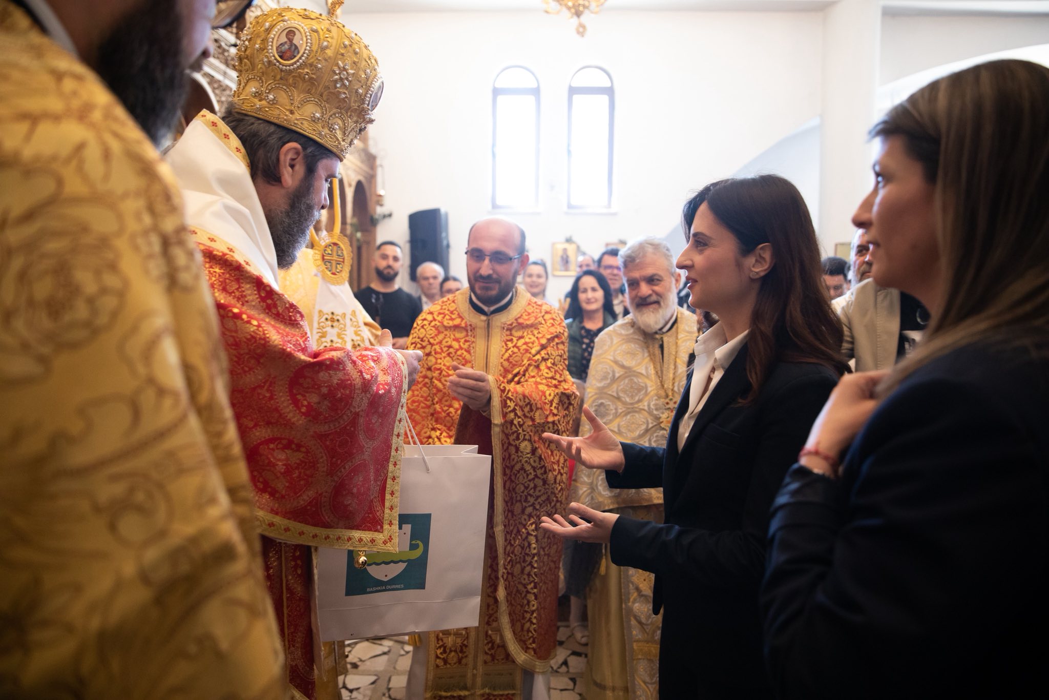 Festa e Shën Gjergjit, Sako merr pjesë në Meshën solemne: Kjo festë të shërbejë si një moment reflektimi e ripërtëritjeje (FOTO)