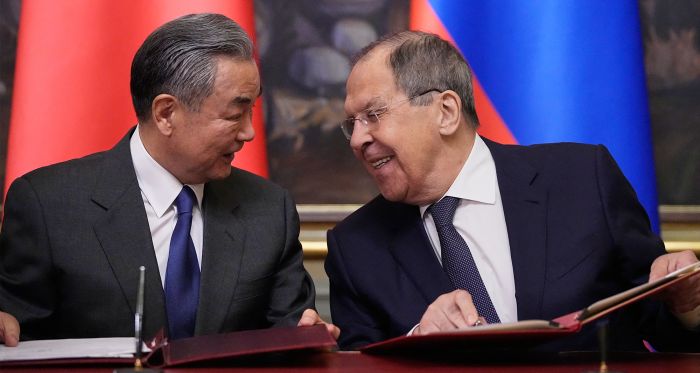 ‘Situata po del jashtë kontrollit’, Kina i kërkon bashkëpunim Rusisë për të ndalur luftën në Iran