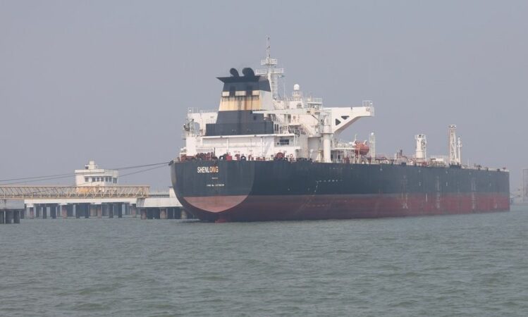 Ngushtica e Hormuzit mbyllet sërish, rriten tensionet mes Iranit dhe SHBA-së